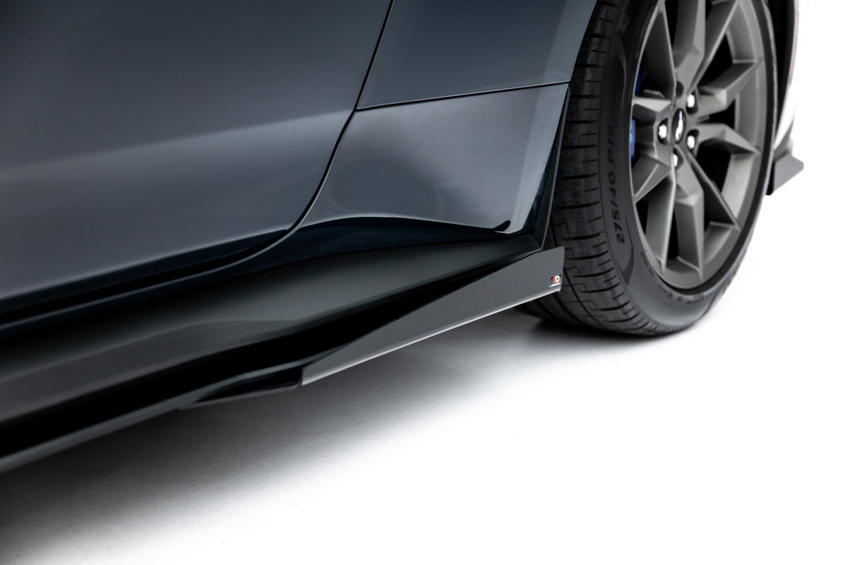 maxton-design-street-pro-side-skirts-diffusers-flaps-ford-mustang