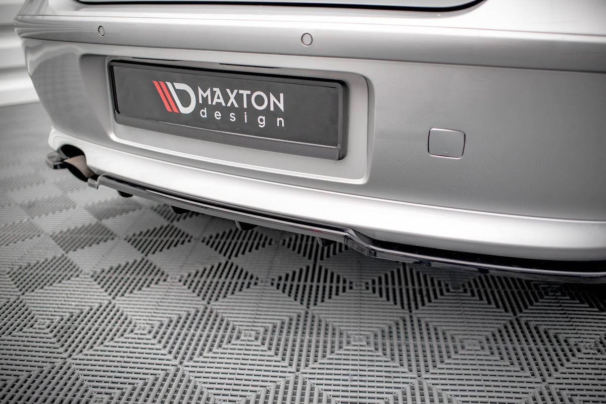 Maxton Kit Maxton Design - Central Rear Splitter (with Vertical Bars) BMW Series 1 ...